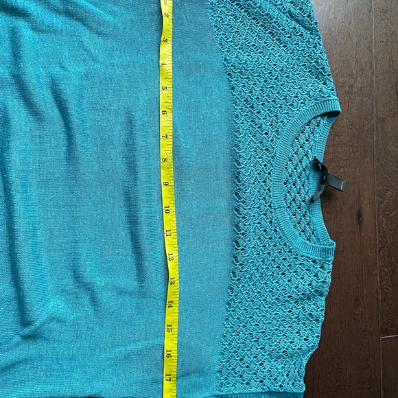 Banana Republic XS short sleeve sweater - Picture 6 of 6